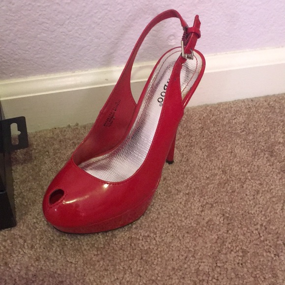 Heels - Picture 3 of 3